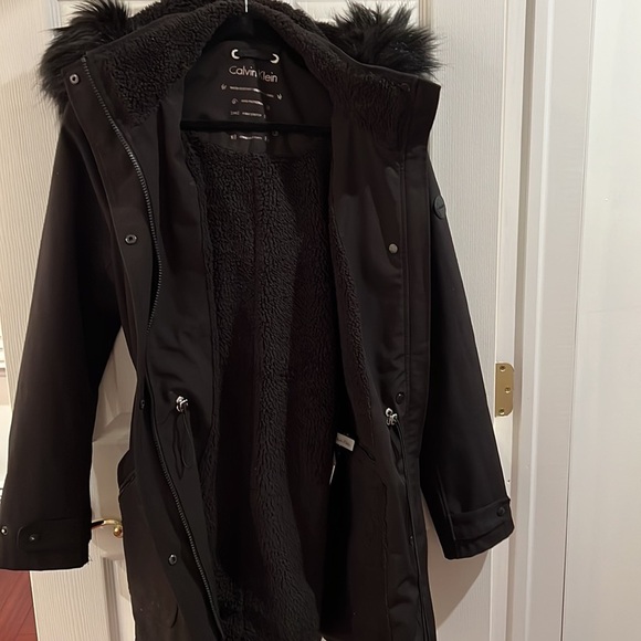 Black Calvin Klein Winter Coat with Fur Trimmed Hood Size Medium - Picture 4 of 6